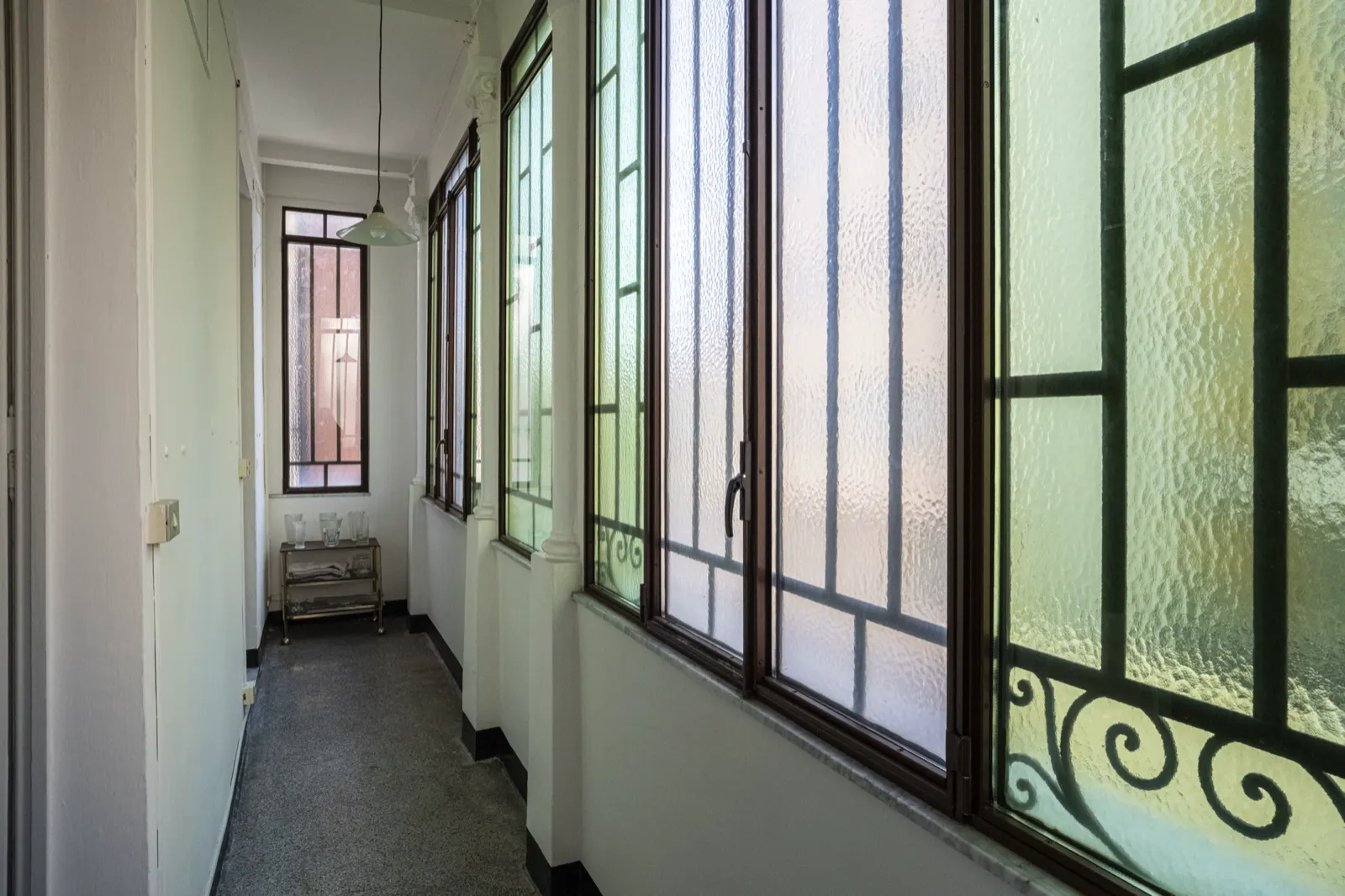 La veranda con le vetrate liberty