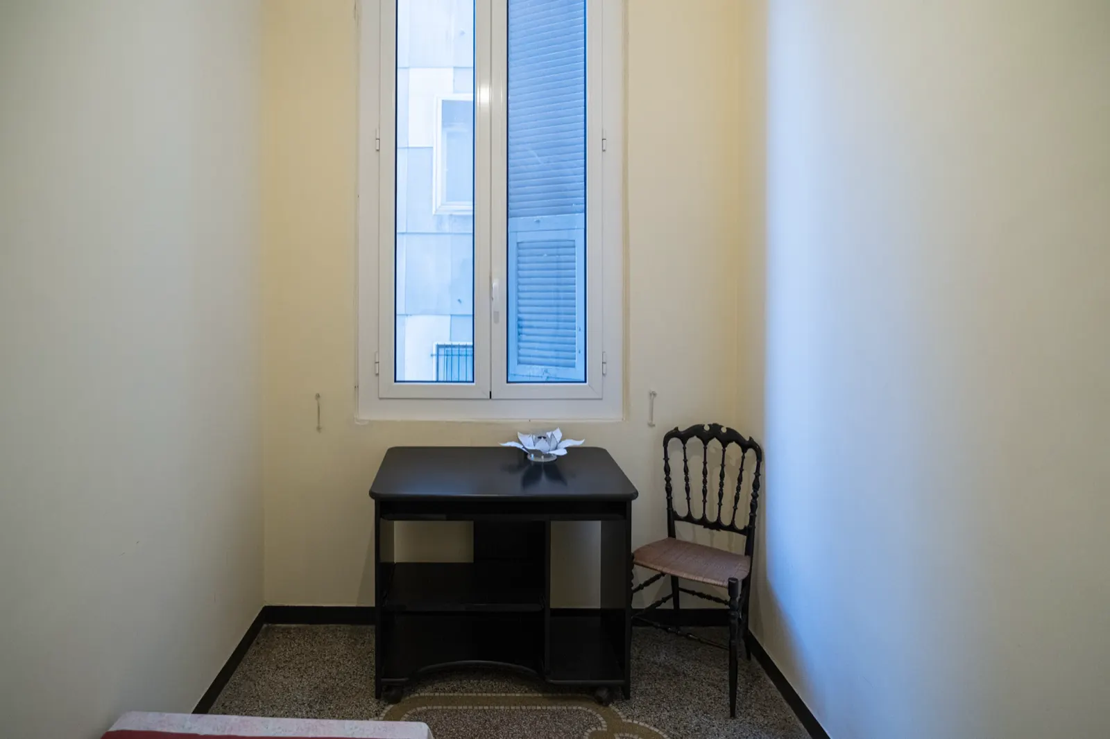 Lo studiolo con la finestra